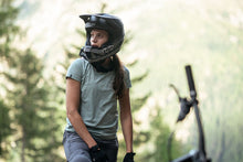 Carica l'immagine nel visualizzatore di Gallery, Maglia MTB a maniche corte Seek Amp Donna