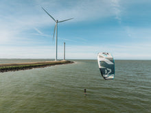 Lade das Bild in den Galerie-Viewer, Duotone Mono 2024