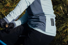 Carica l'immagine nel visualizzatore di Gallery, ION Tee LS Scrub AMP WMS 2021