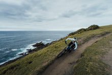 Carica l'immagine nel visualizzatore di Gallery, ION Tee LS Scrub AMP WMS 2021