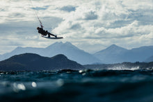 Carica l'immagine nel visualizzatore di Gallery, Duotone Gambler 2024