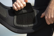 Carica l'immagine nel visualizzatore di Gallery, ION Riot Curv Team Series Kite Harness Men 2022