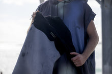 Cargar imagen en el visor de la galería, ION Poncho Select Men 2024