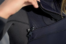 Carica l'immagine nel visualizzatore di Gallery, ION Women Wetsuit Amaze Amp 3/2 Front Zip 2024