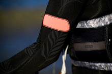 Lade das Bild in den Galerie-Viewer, action_shot