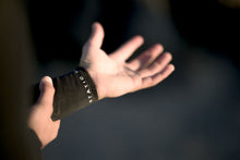 Carica l'immagine nel visualizzatore di Gallery, action_shot