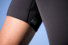 Lade das Bild in den Galerie-Viewer, action_shot