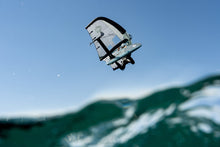 Carica l'immagine nel visualizzatore di Gallery, action_shot