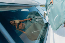 Lade das Bild in den Galerie-Viewer, action_shot