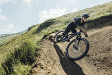 Lade das Bild in den Galerie-Viewer, MTB Shorts Scrub Amp BAT Damen