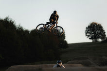 Lade das Bild in den Galerie-Viewer, action_shot