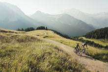 Carica l'immagine nel visualizzatore di Gallery, Maglia da Gravel VNTR Amp a maniche corte da donna