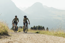 Lade das Bild in den Galerie-Viewer, Gravel Shorts tight VNTR Amp Damen