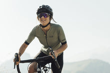 Carica l'immagine nel visualizzatore di Gallery, Maglia da Gravel VNTR Amp a maniche corte da donna