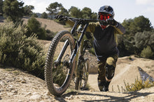 Cargar imagen en el visor de la galería, ION MTB Shorts Scrub Amp BAT Men 2023