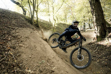 Carica l'immagine nel visualizzatore di Gallery, action_shot