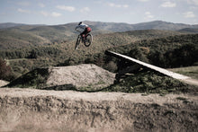 Lade das Bild in den Galerie-Viewer, action_shot