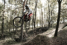 Lade das Bild in den Galerie-Viewer, action_shot