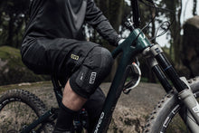 Lade das Bild in den Galerie-Viewer, MTB Knieschoner K-Lite