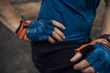 Lade das Bild in den Galerie-Viewer, ION Gloves Paze 2021