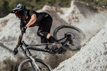 Carica l'immagine nel visualizzatore di Gallery, ION Bikeshorts Scrub Mesh_ine 2021