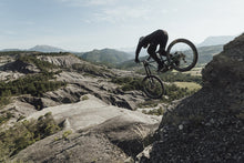 Lade das Bild in den Galerie-Viewer, MTB Hose Scrub Amp BAT