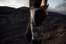 Lade das Bild in den Galerie-Viewer, MTB Protektorenshorts Plus Scrub Amp