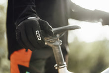 Lade das Bild in den Galerie-Viewer, ION Gloves Scrub AMP 2021