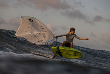 Carica l'immagine nel visualizzatore di Gallery, action_shot