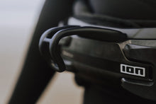 Carica l'immagine nel visualizzatore di Gallery, action_shot