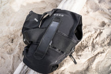 Carica l'immagine nel visualizzatore di Gallery, action_shot