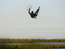 Lade das Bild in den Galerie-Viewer, action_shot