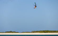 Carica l'immagine nel visualizzatore di Gallery, action_shot