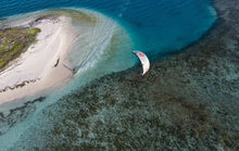 Carica l'immagine nel visualizzatore di Gallery, action_shot