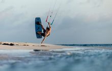 Carica l'immagine nel visualizzatore di Gallery, action_shot