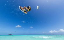 Carica l'immagine nel visualizzatore di Gallery, action_shot