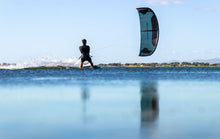 Lade das Bild in den Galerie-Viewer, action_shot