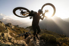 Carica l'immagine nel visualizzatore di Gallery, action_shot