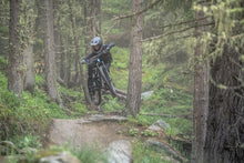 Carica l'immagine nel visualizzatore di Gallery, Youth Pantaloni MTB Scrub Amp BAT Bambini