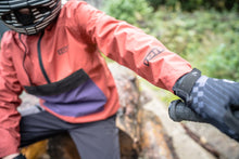 Load image into Gallery viewer, ION MTB Anorak Shelter 2.5L Youth 2024