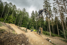 Lade das Bild in den Galerie-Viewer, MTB Pants Scrub Amp BAT Kinder