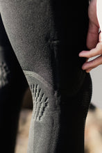 Carica l&#39;immagine nel visualizzatore di Gallery, action_shot
