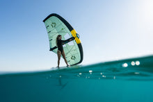 Carica l'immagine nel visualizzatore di Gallery, action_shot