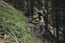 Carica l&#39;immagine nel visualizzatore di Gallery, Maglia MTB a maniche lunghe da uomo modello Scrub
