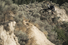 Lade das Bild in den Galerie-Viewer, MTB Helmet Scrub Select MIPS US/CPSC
