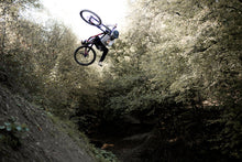 Carica l'immagine nel visualizzatore di Gallery, action_shot