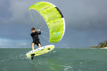 Lade das Bild in den Galerie-Viewer, action_shot