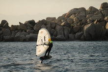 Cargar imagen en el visor de la galería, action_shot
