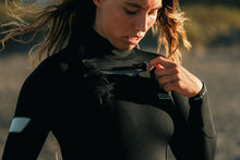 Carica l&#39;immagine nel visualizzatore di Gallery, action_shot
