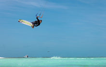 Carica l'immagine nel visualizzatore di Gallery, action_shot